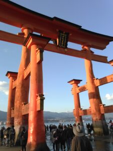 11 厳島神社の鳥居